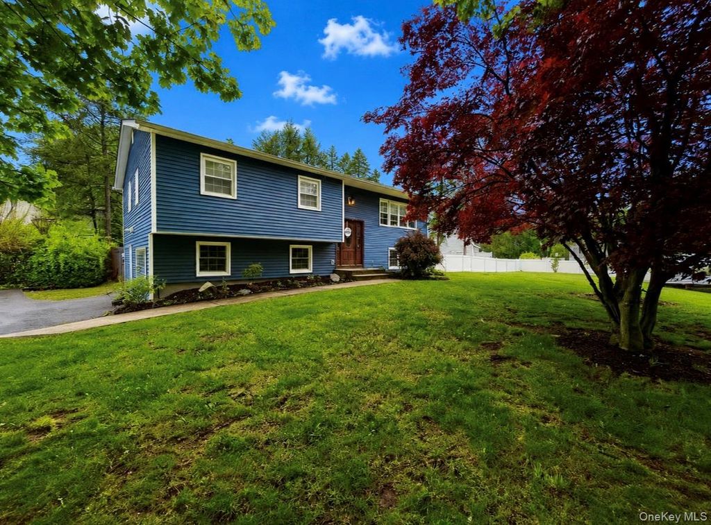 Photo of 136 Snow Bunting Court, Montgomery, NY 12549 (MLS # 997360)