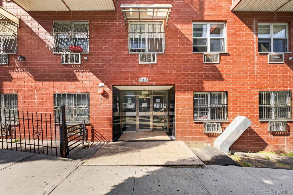 Photo of 11245 39th Avenue #1E, Corona, NY 11368 (MLS # 1049879)
