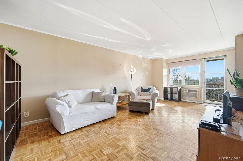 Photo of 11 Park Avenue #6V, Mount Vernon, NY 10550 (MLS # 941731)