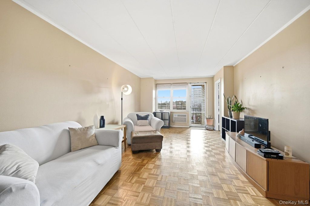 Photo of 11 Park Avenue #6V, Mount Vernon, NY 10550 (MLS # 941731)