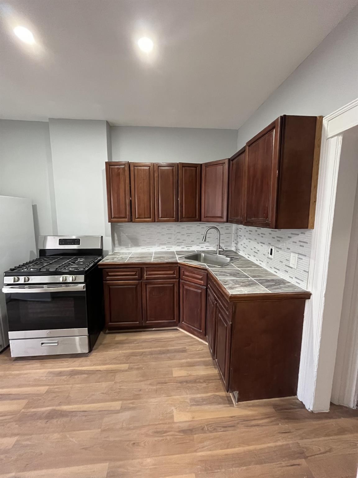 Rental Property at Northern Boulevard 2, Corona, Queens, NY - Bedrooms: 2 
Bathrooms: 1 
Rooms: 5  - $2,700 MO.