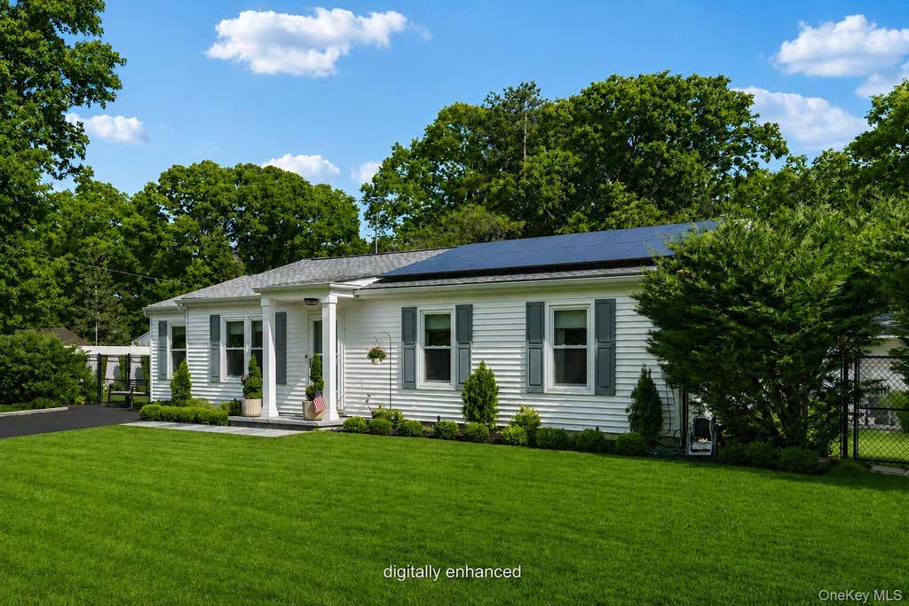 Photo of 11 Centerview Trail, Ridge, NY 11961 (MLS # 998319)