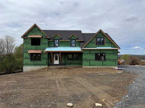 Homes For Sale - 52 Breezeway Lane<br/> Goshen, NY 10924