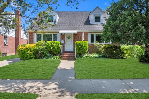 26612 82nd Avenue Floral Park NY 11004