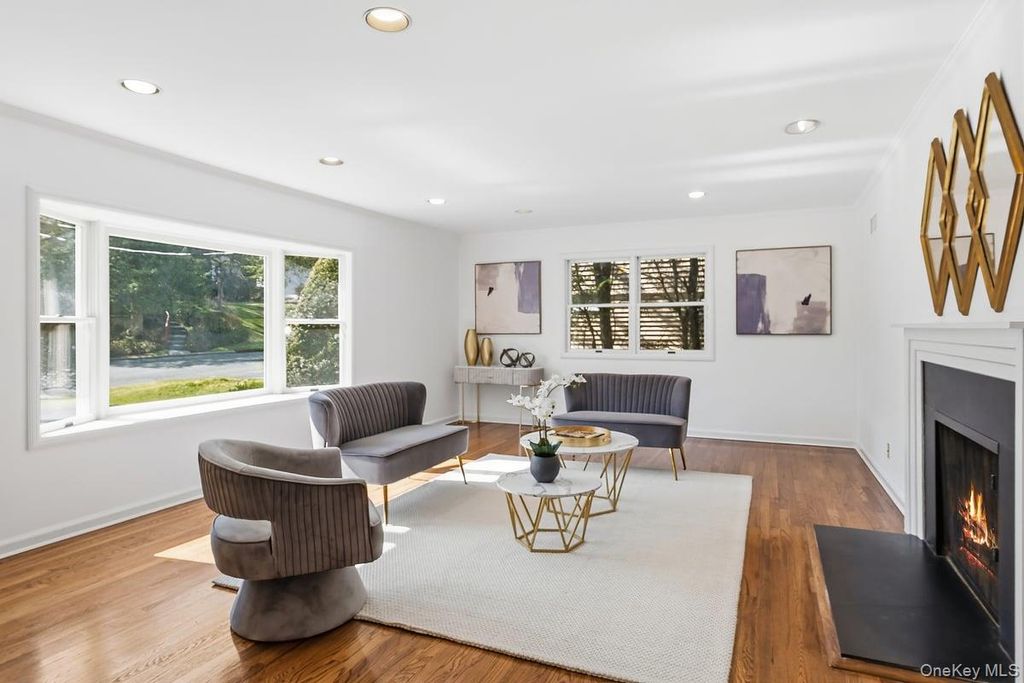 Photo of 168 Waverly Road, Scarsdale, NY 10583 (MLS # 946746)