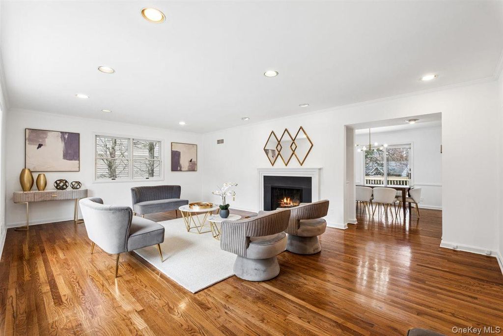 Photo of 168 Waverly Road, Scarsdale, NY 10583 (MLS # 946746)