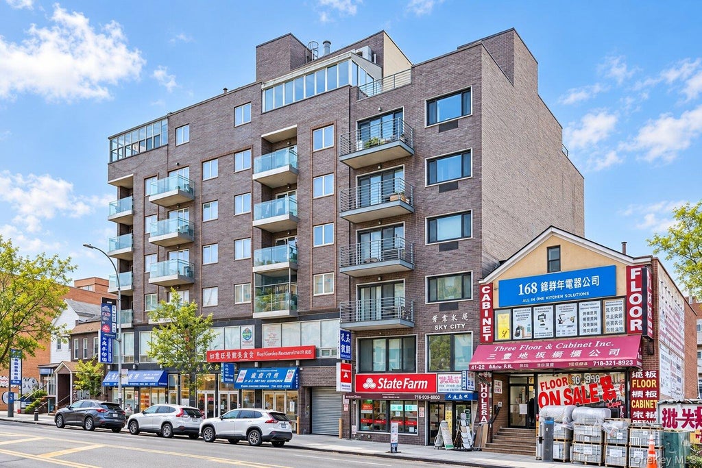 Photo of 4142 College Point Boulevard #7B, Flushing, NY 11355 (MLS # 1053357)