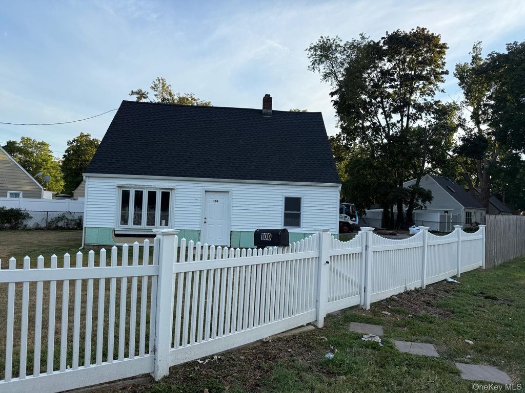 Photo of 100 Wheeler Road, Central Islip, NY 11722 (MLS # 1011377)
