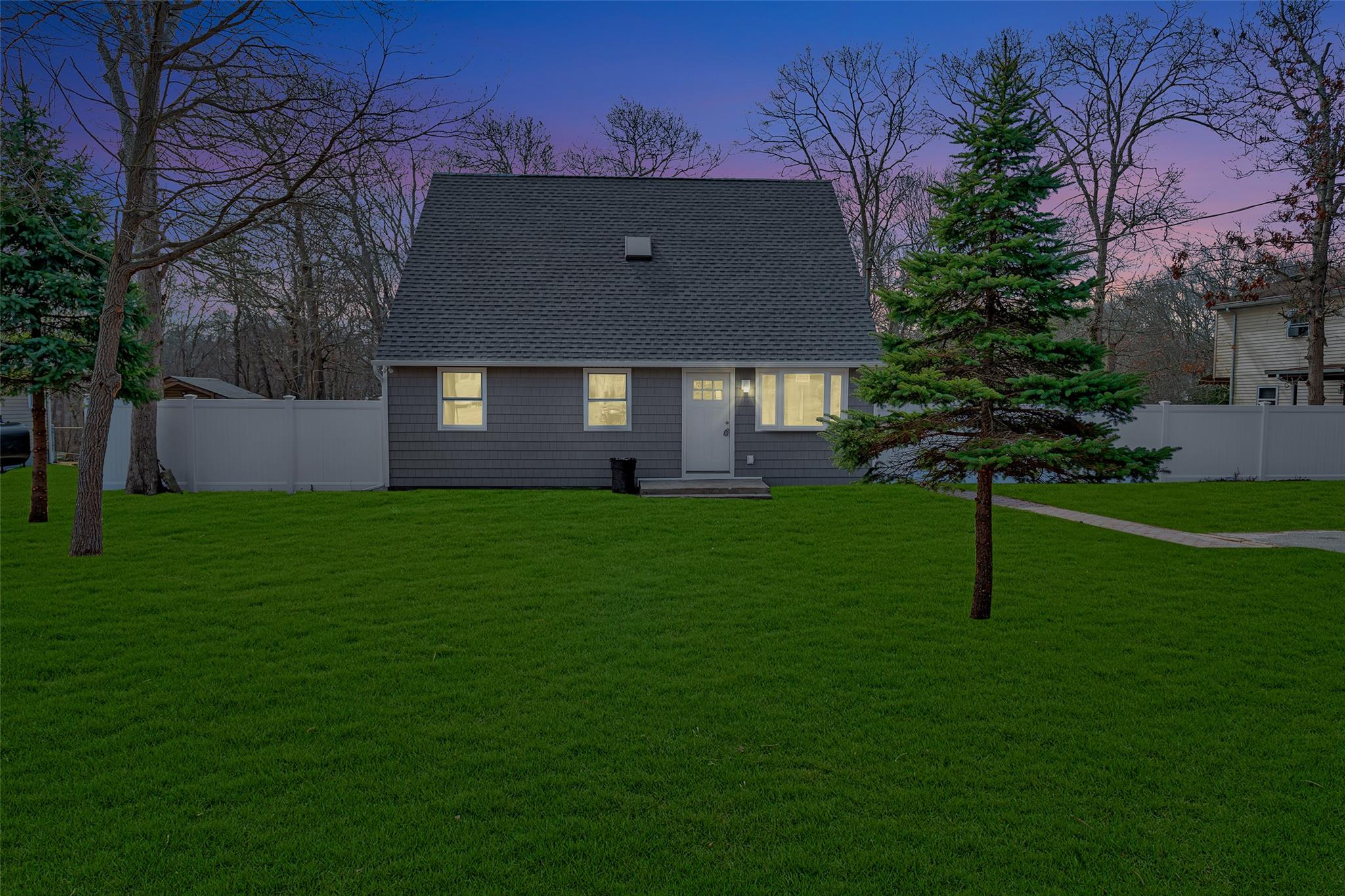 154 Meadowmere Avenue, Mastic, New York image 2