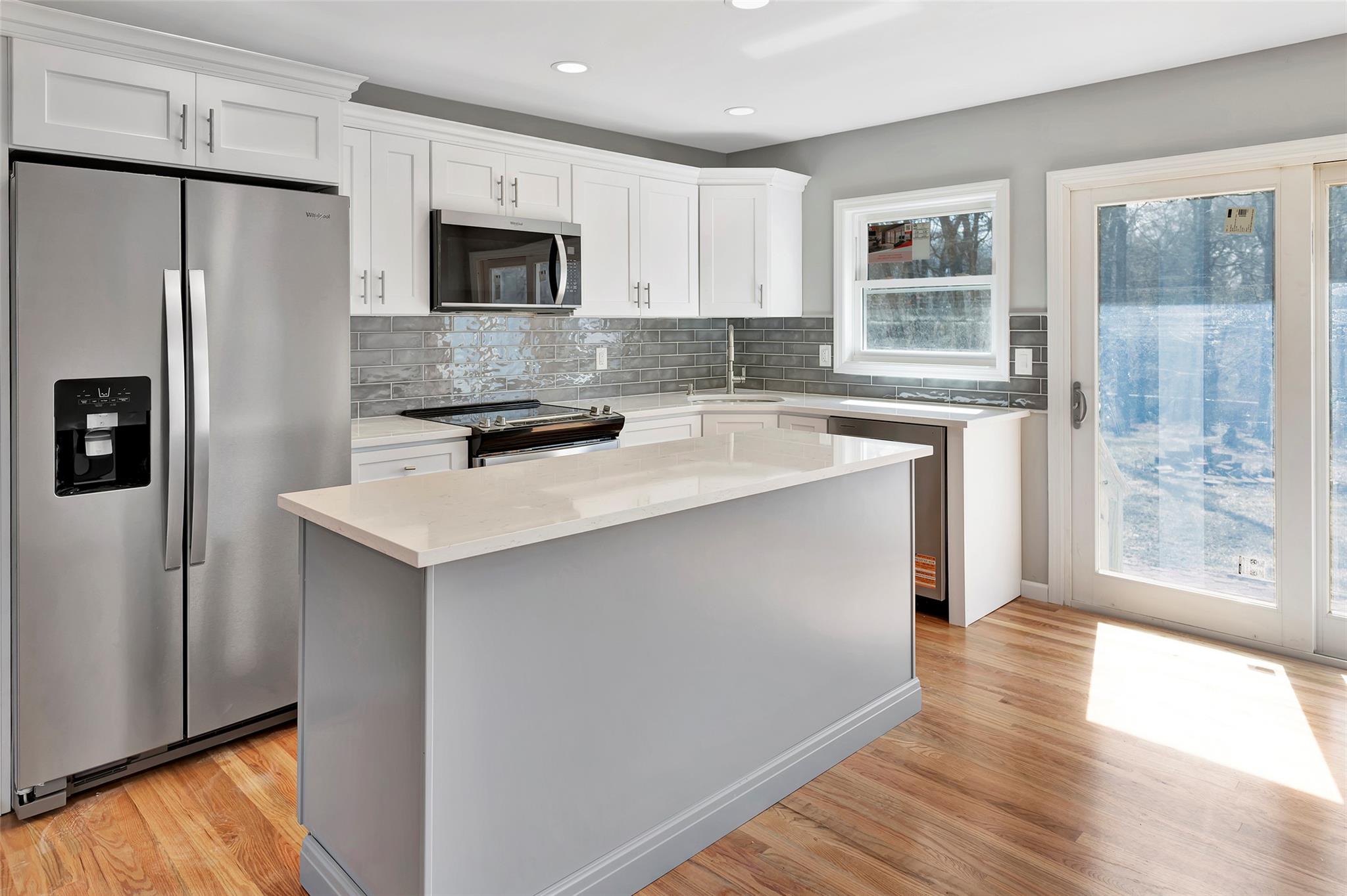 154 Meadowmere Avenue, Mastic, New York image 6