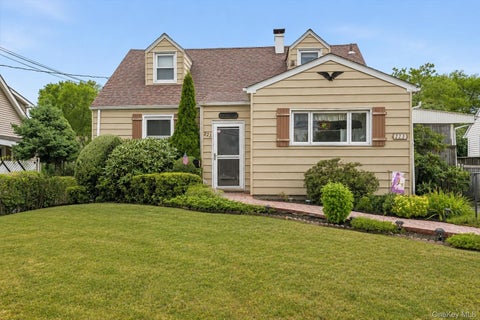 Homes For Sale - 223 Croydon Road<br/> Yonkers, NY 10710