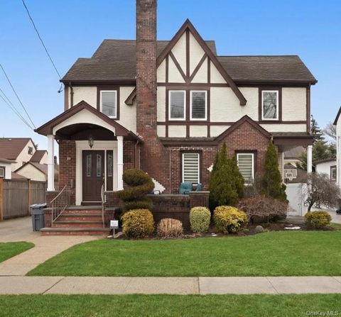 Homes For Sale - 227 Colony Street<br/> West Hempstead, NY 11552