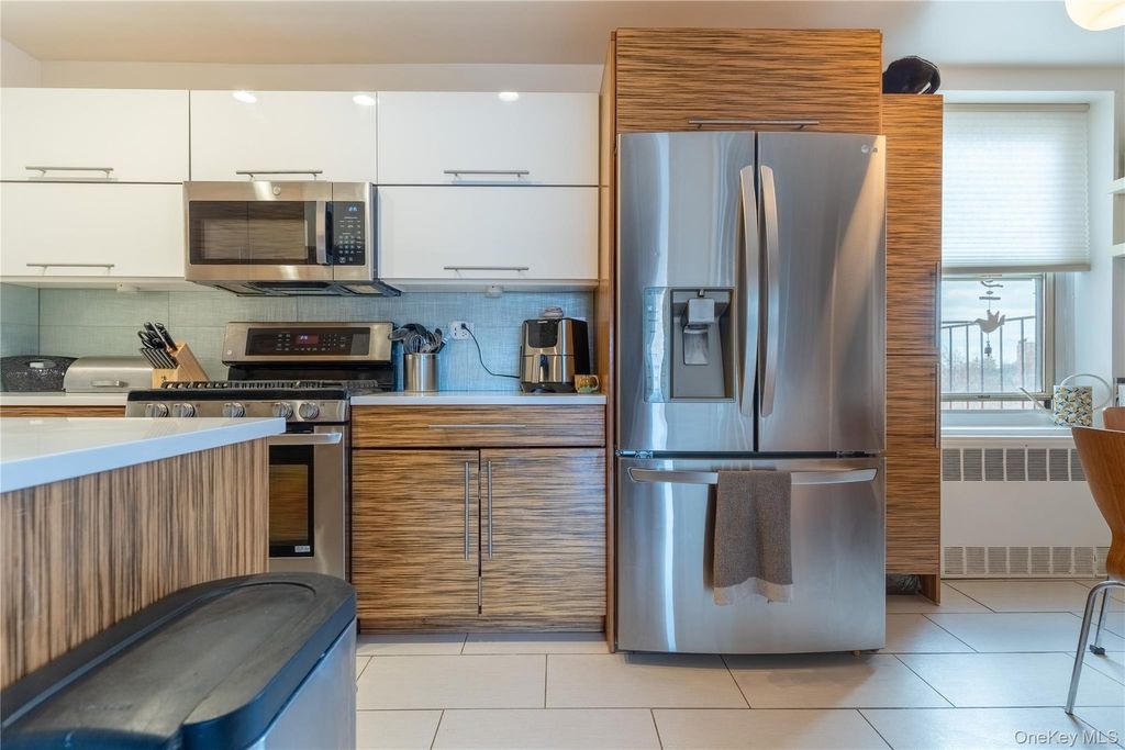 Photo of 211-10 18th Avenue #6E, Bayside, NY 11360 (MLS # 980836)