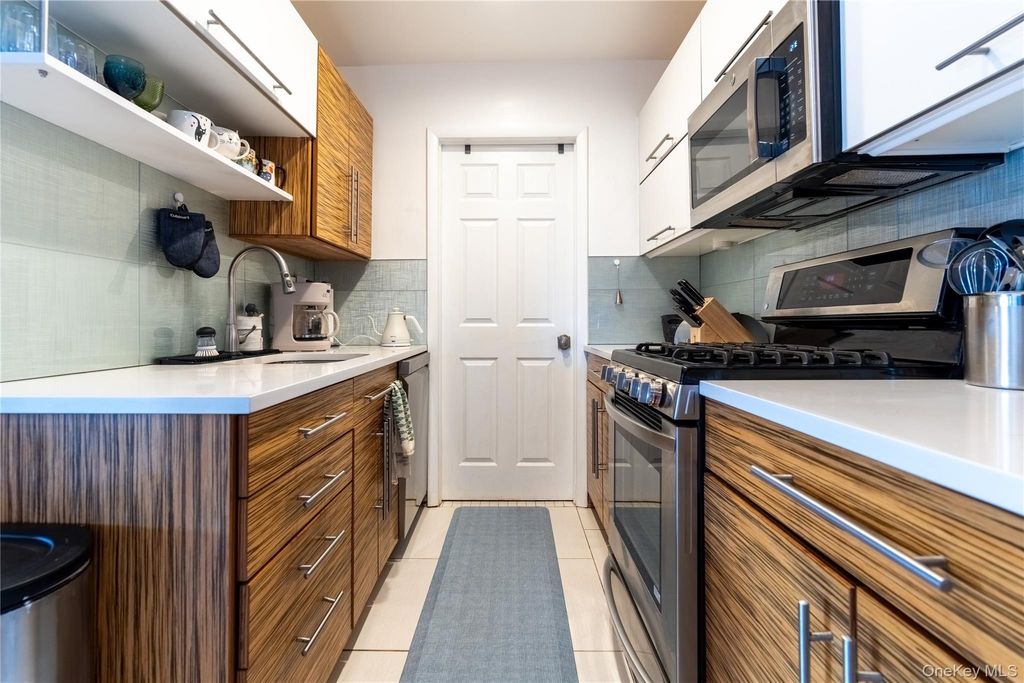 Photo of 211-10 18th Avenue #6E, Bayside, NY 11360 (MLS # 980836)