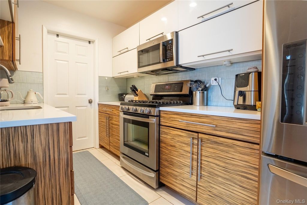 Photo of 211-10 18th Avenue #6E, Bayside, NY 11360 (MLS # 980836)