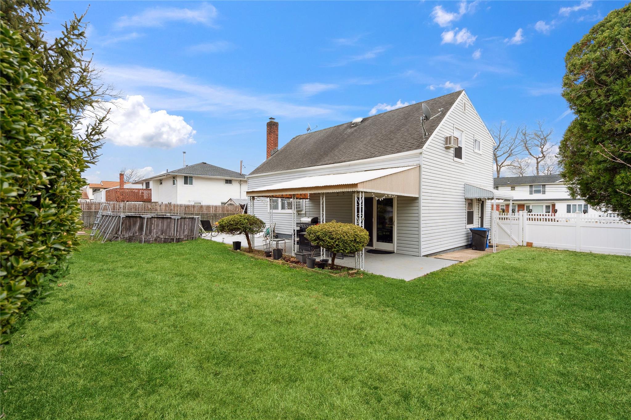 529 Davis Street, North Babylon, New York image 25