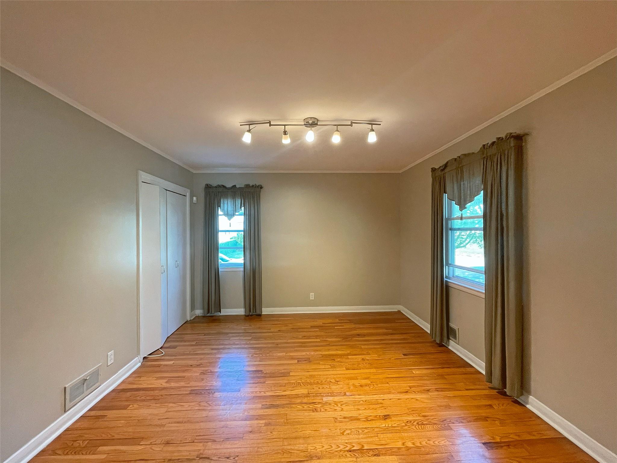 115 Lyons Road