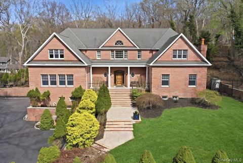 Photo of 60 Harbor Road, Head Of The Harbor, NY 11780 (MLS # 985682)