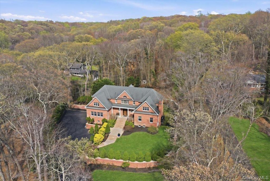 Photo of 60 Harbor Road, Head Of The Harbor, NY 11780 (MLS # 985682)