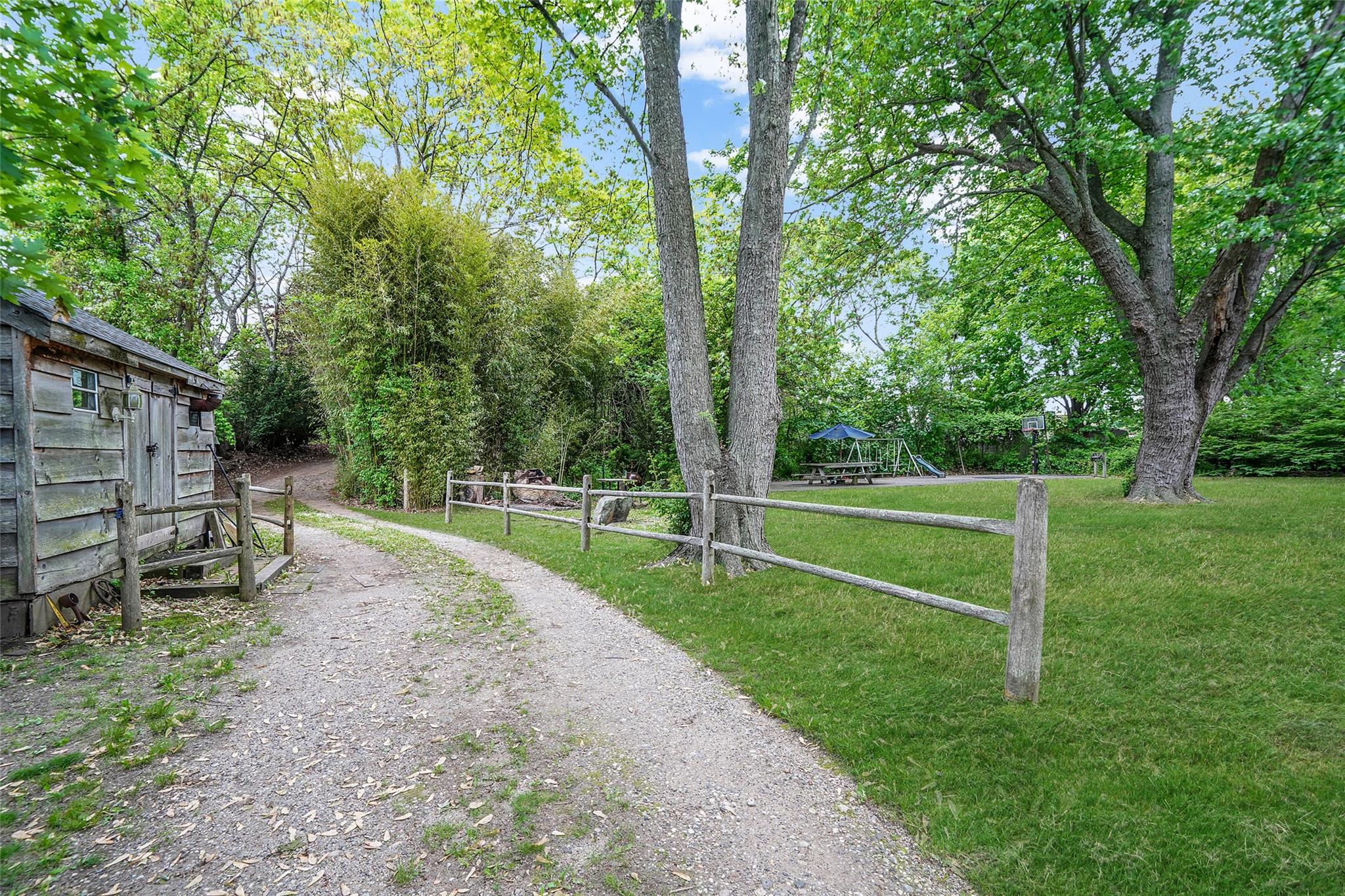 1564 Illinois Avenue, Bay Shore, New York image 21
