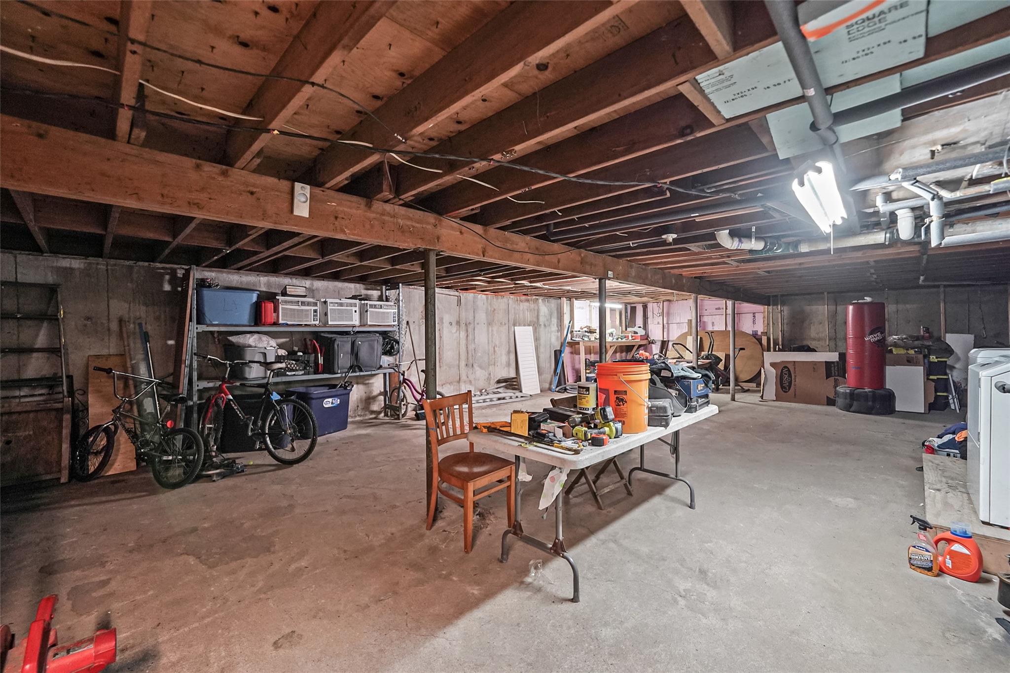 1564 Illinois Avenue, Bay Shore, New York image 14