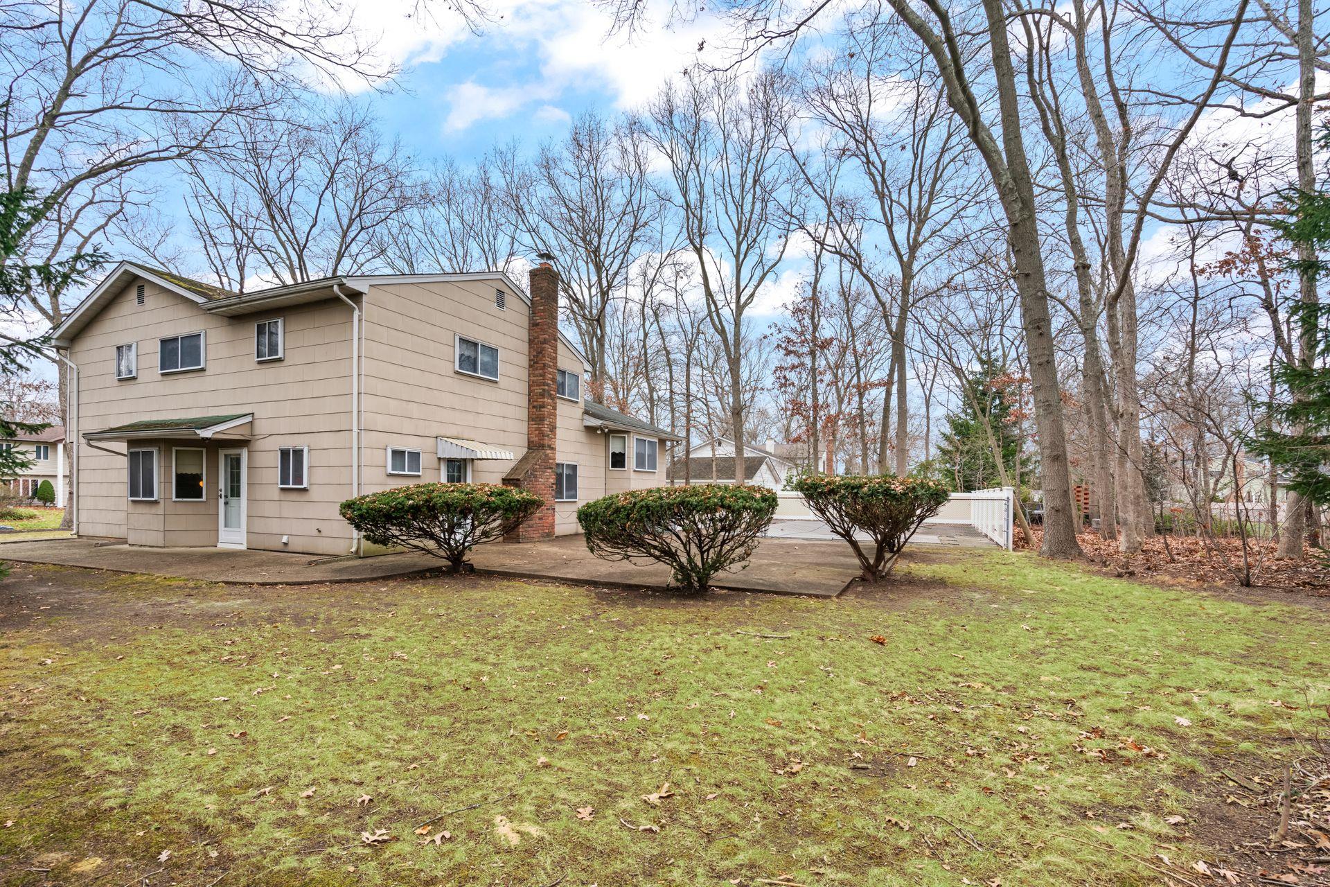 19 Canterbury Drive, Hauppauge, New York image 27