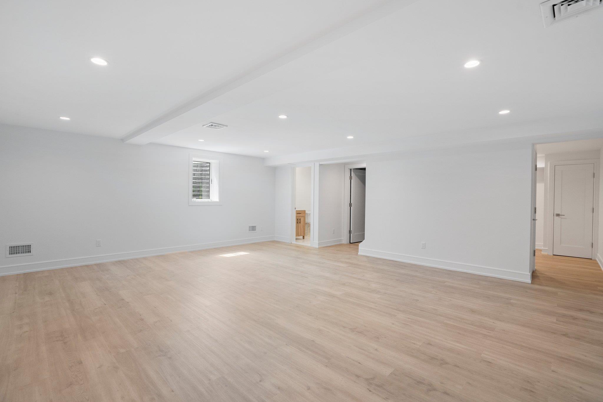 4 Aron Drive, Woodbury, New York image 31