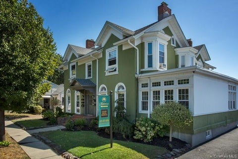 Apartment For Rent - 163 Fire Island Avenue #06<br/> Suffolk County, Babylon, NY 11702