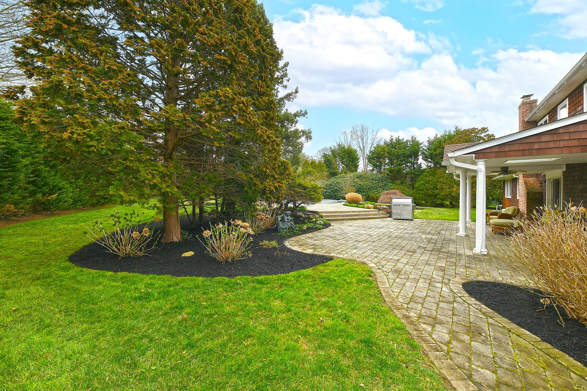 12 Winthrop Drive, Dix Hills, New York image 39