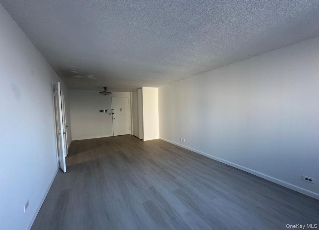 Photo of 1 BAY CLUB Drive #7G, Bayside, NY 11360 (MLS # 962023)