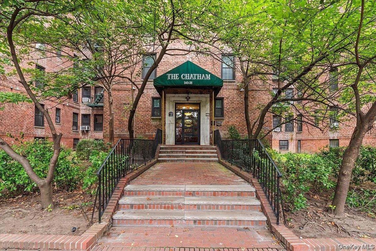 Photo 1 of 20 — 140-18 Burden Crescent 209, Briarwood, NY 11435