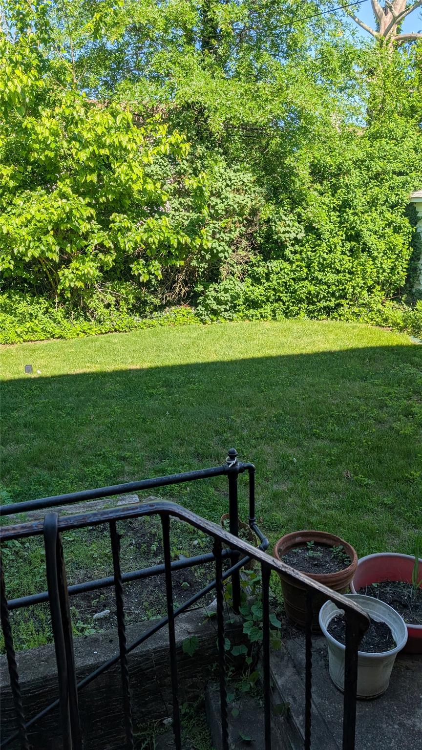 13 Surrey Lane, New Hyde Park, New York image 12