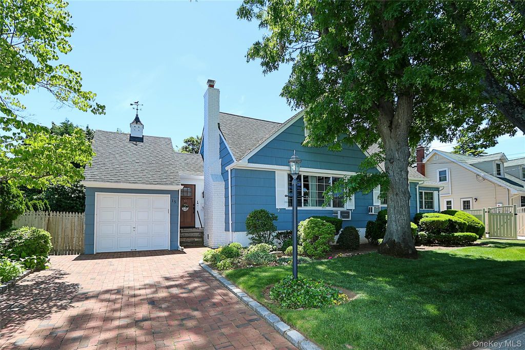 Photo of 15 Hemlock Street, Merrick, NY 11566 (MLS # 1007438)
