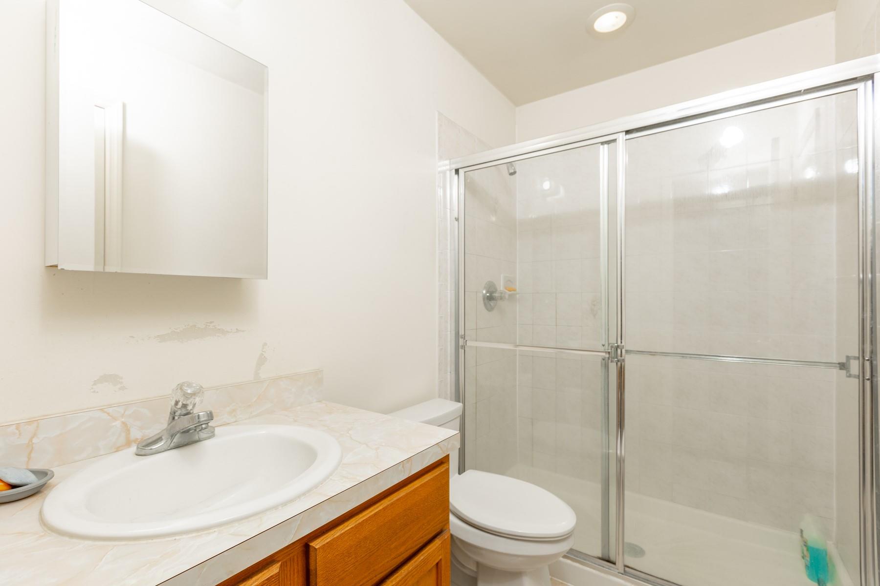 12 Joyces Way, Bay Shore, New York image 15