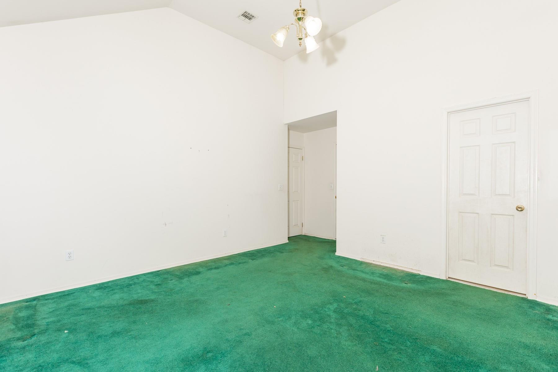 12 Joyces Way, Bay Shore, New York image 10