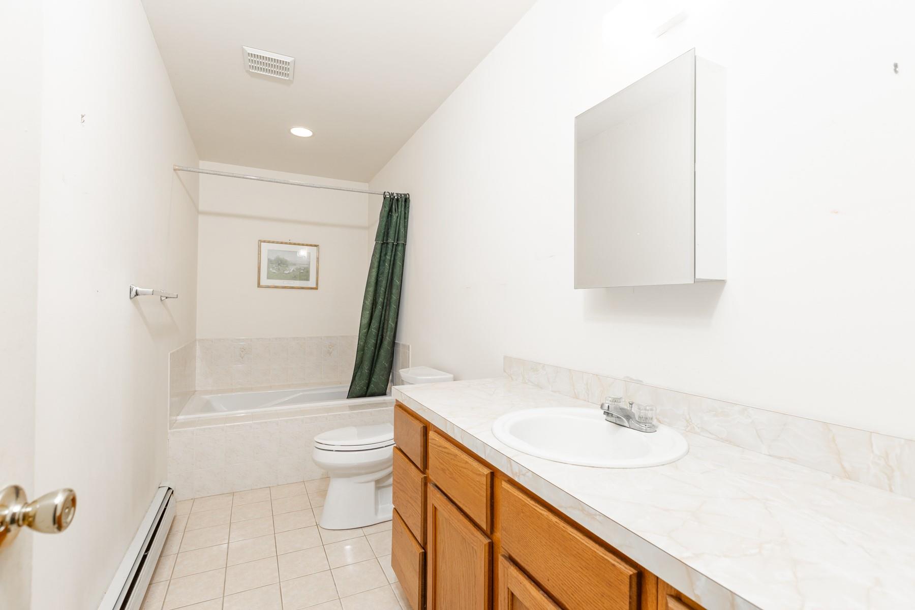 12 Joyces Way, Bay Shore, New York image 13