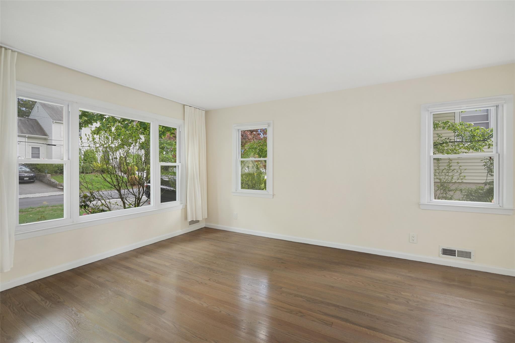 85 Ewart Street