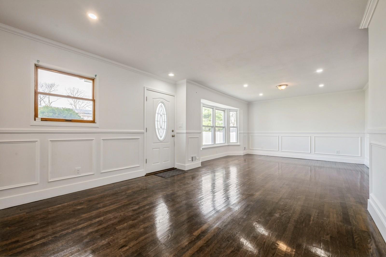 5 Crest Lane, Commack, New York image 3