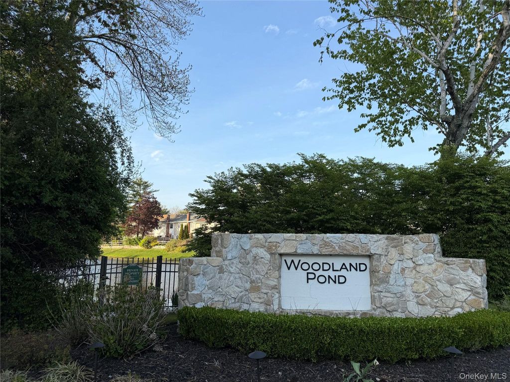 Photo of 52 Holiday Drive #52, Woodbury, NY 11797 (MLS # 995603)
