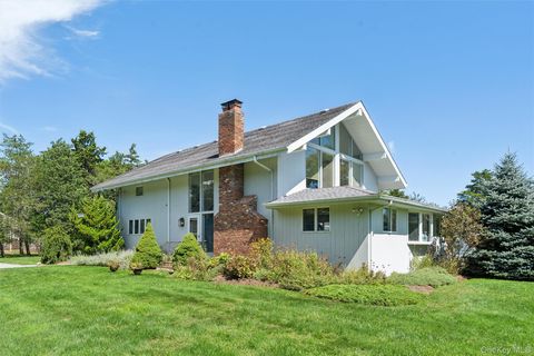 18 Quogo Neck Lane Quogue NY 11959