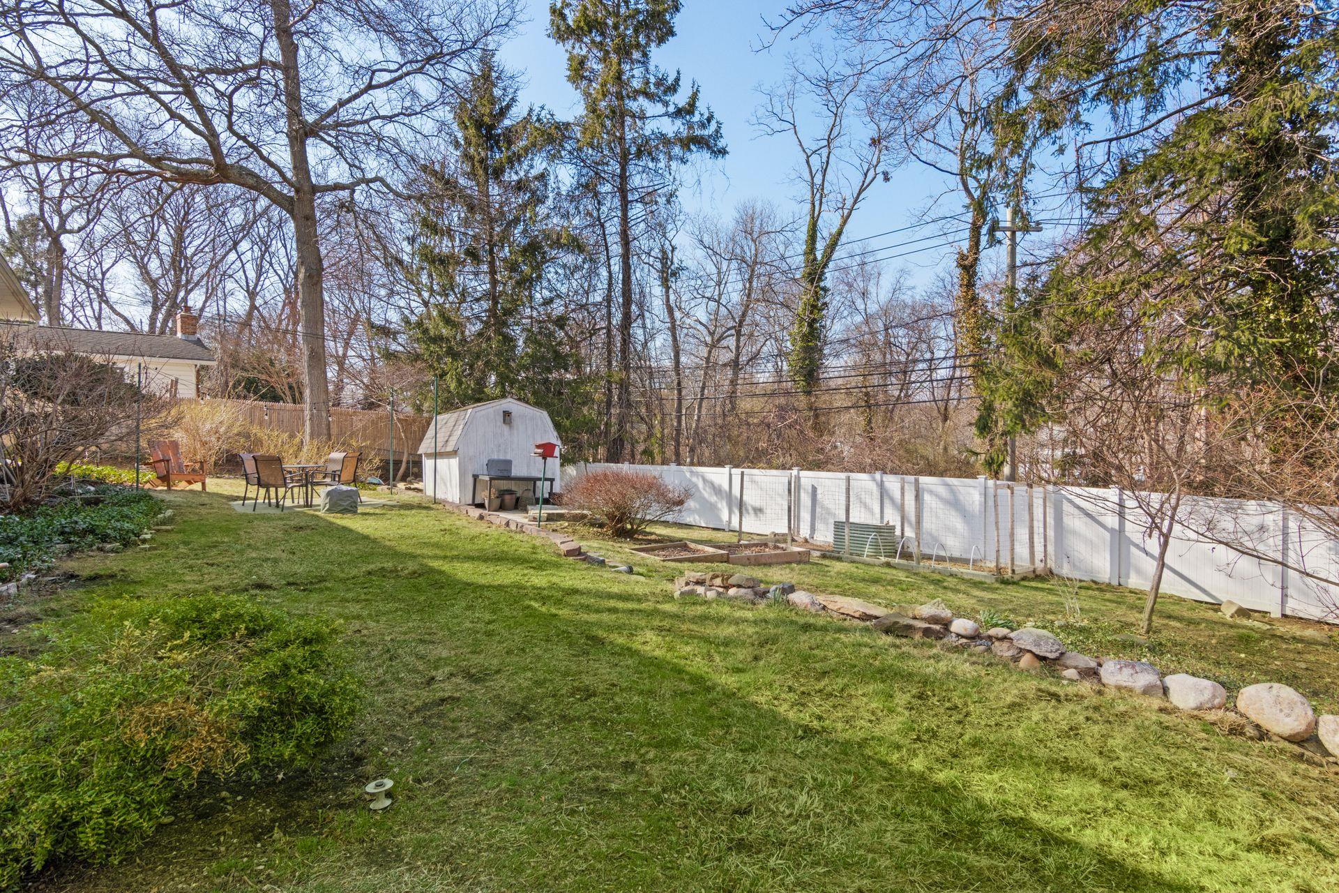 23 Laurel Drive, Port Jefferson, New York image 23