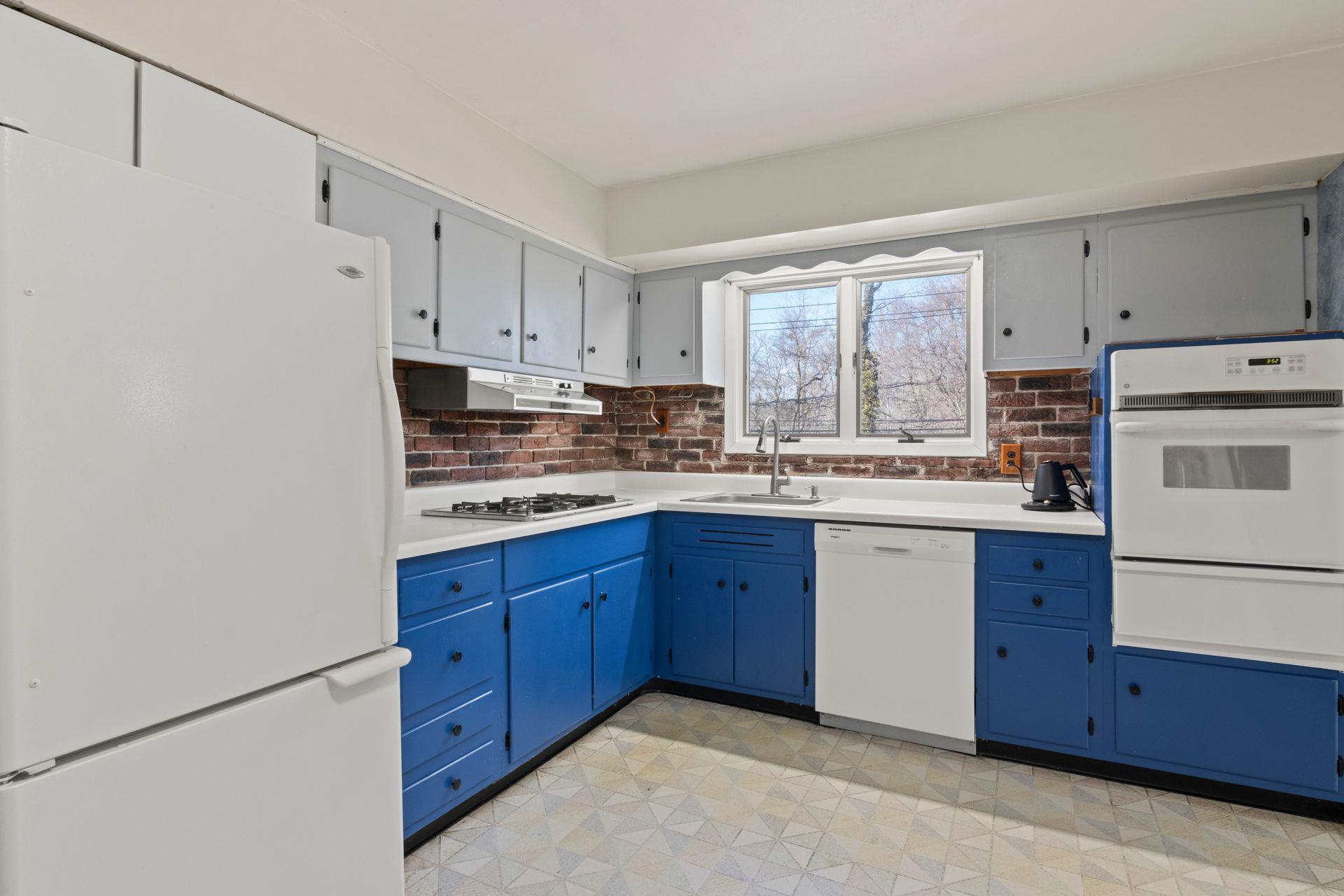 23 Laurel Drive, Port Jefferson, New York image 11