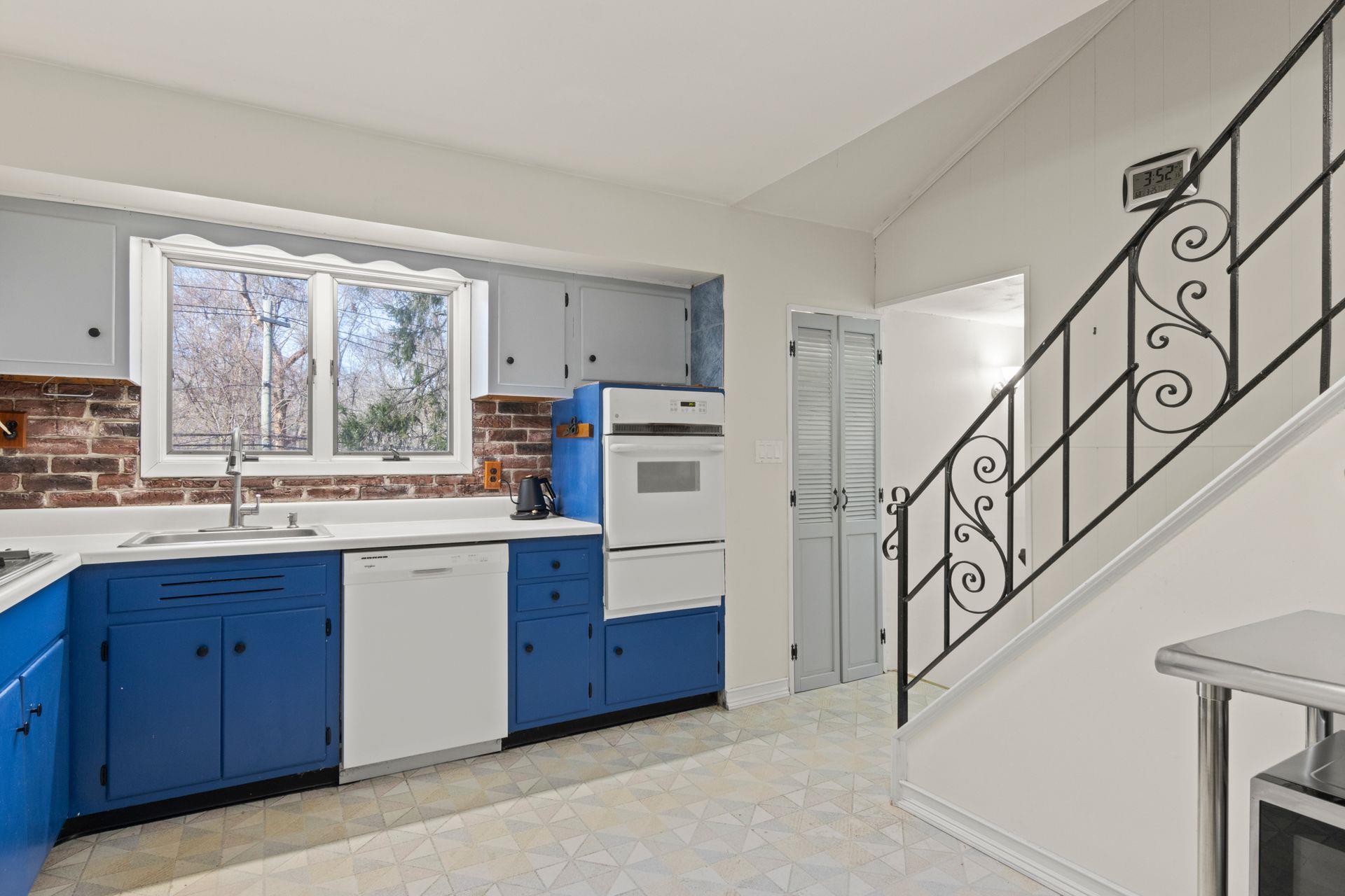 23 Laurel Drive, Port Jefferson, New York image 12