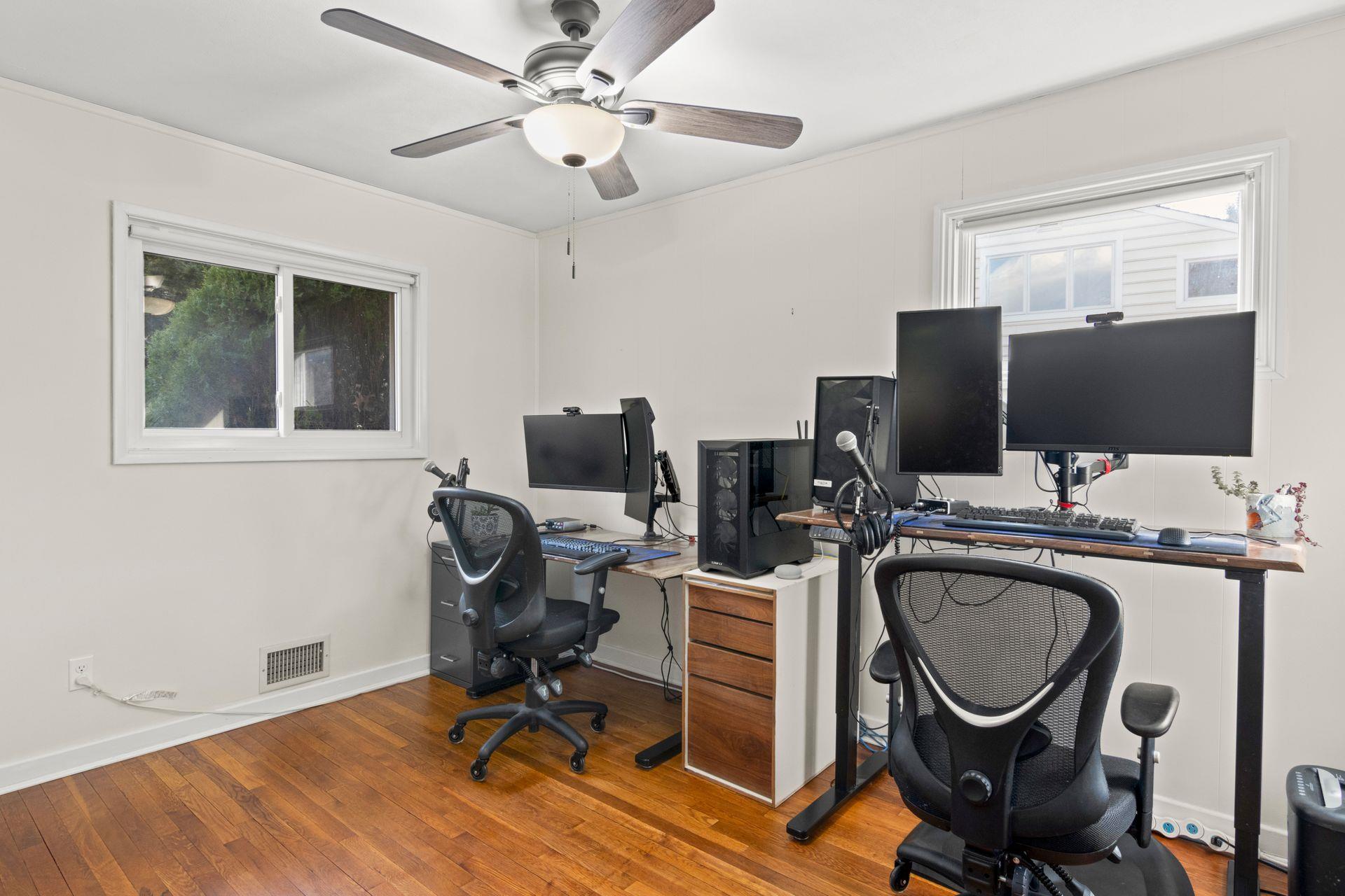23 Laurel Drive, Port Jefferson, New York image 19