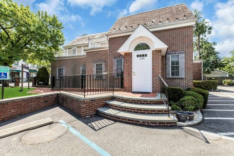 135 Plandome Road Manhasset NY 11030