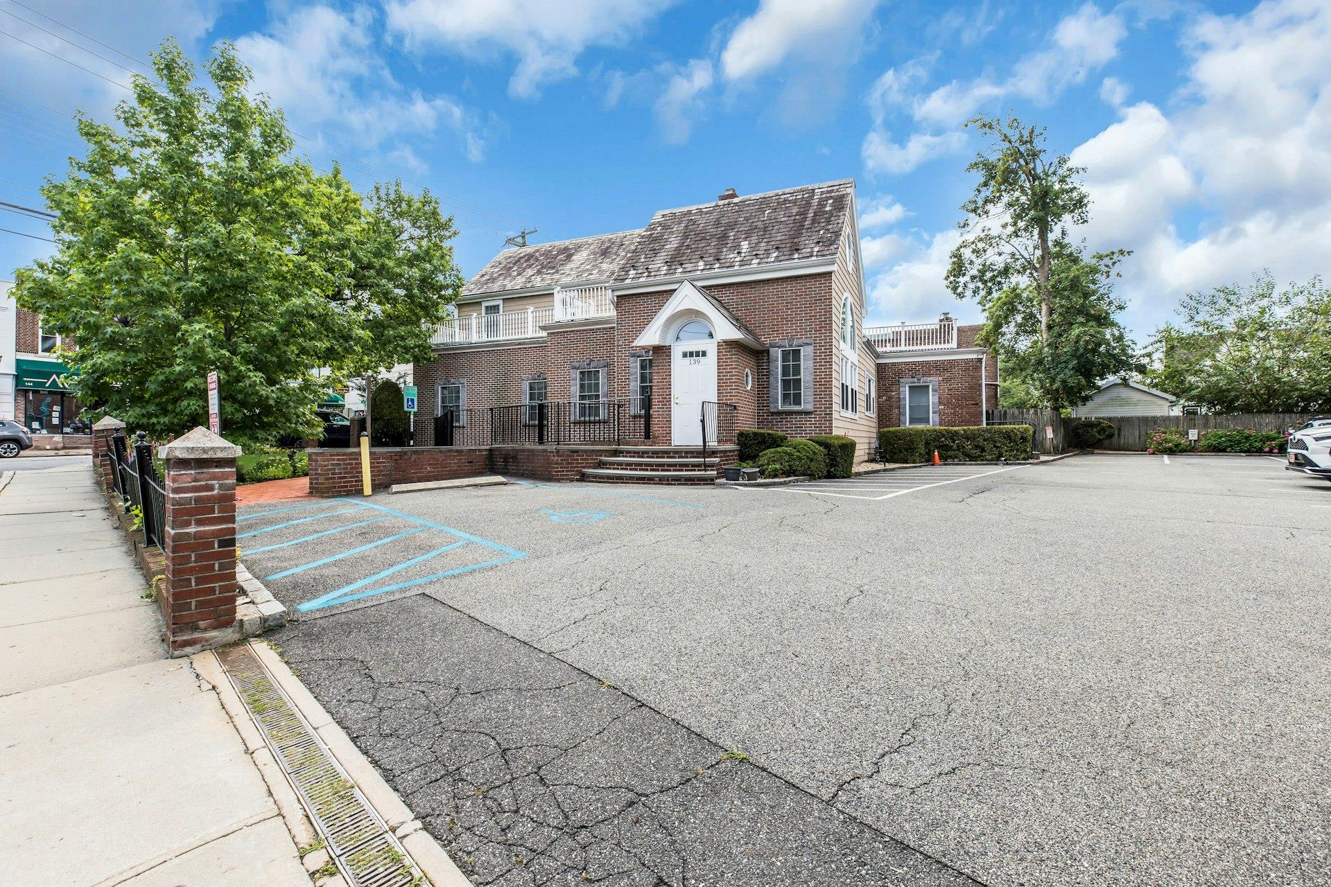 135 Plandome Road