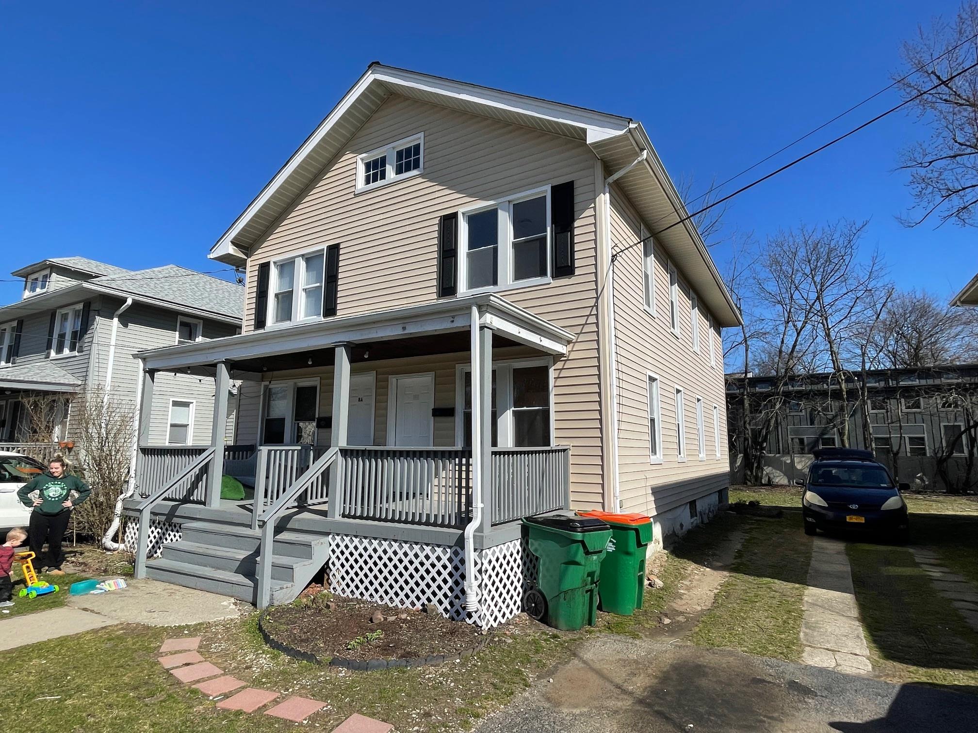 School Street B, Beacon, New York - 3 Bedrooms  
1 Bathrooms  
7 Rooms - 