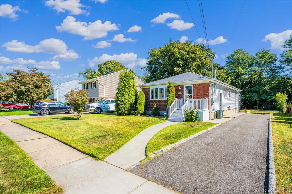 Photo of 1253 Raymond Road Rd, North Bellmore, NY 11710 (MLS # 951976)