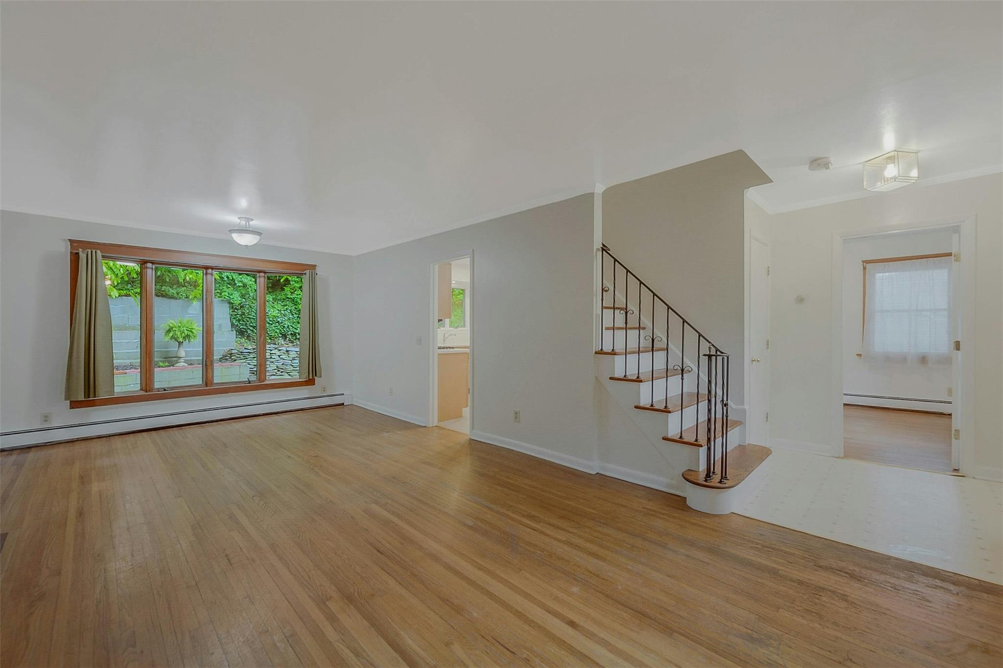 155 Woodbury Road, Huntington, New York image 8