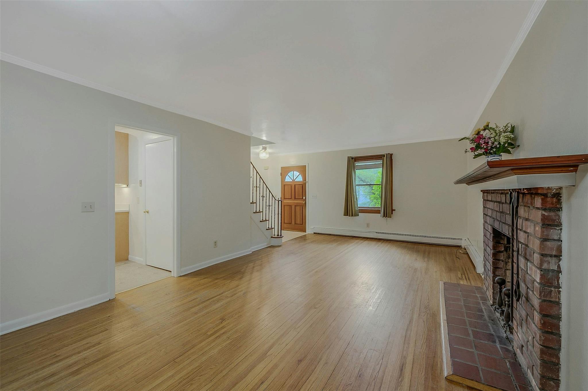 155 Woodbury Road, Huntington, New York image 9